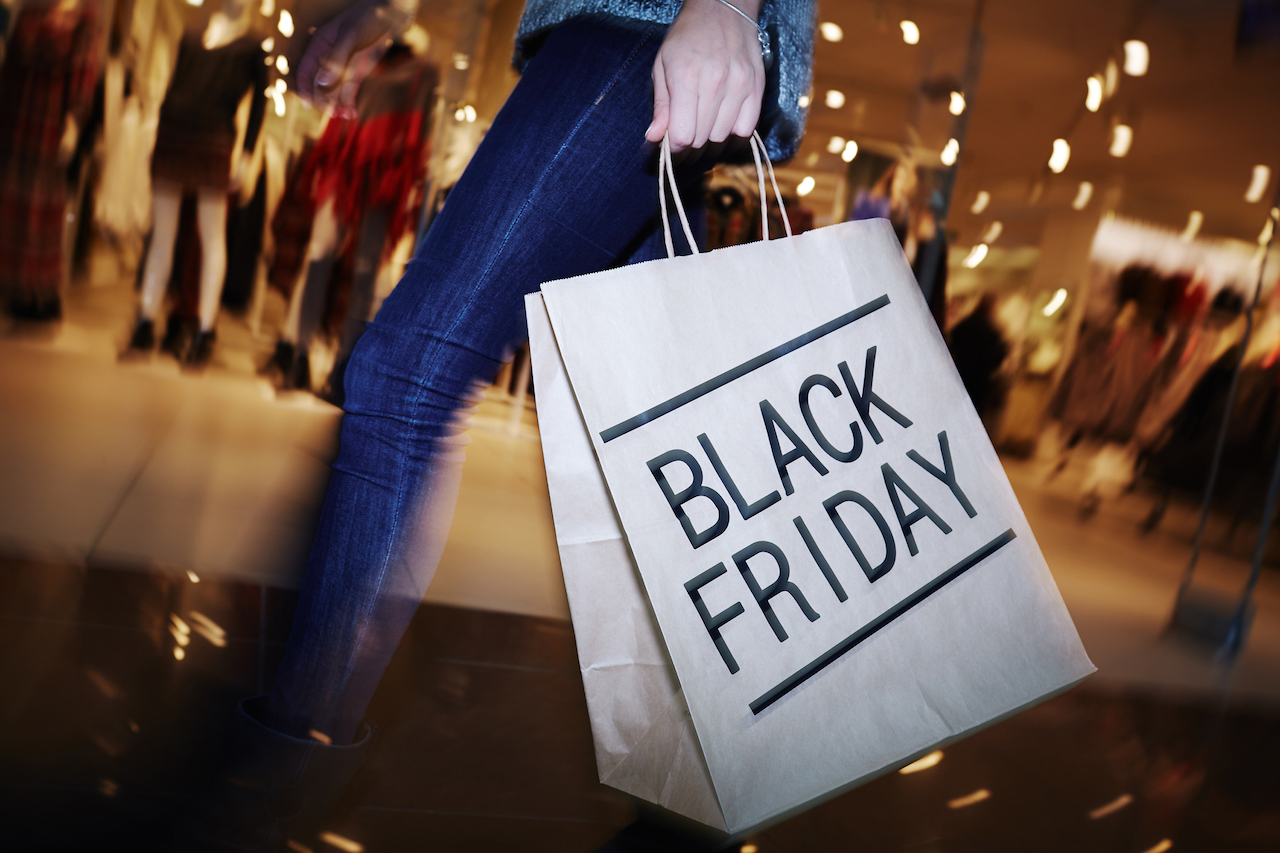 7 melhores sites para comprar roupas e acessórios na Black Friday!
